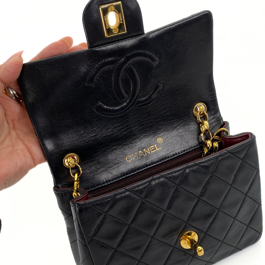 Hayato, 2 Series Mini Sq17 Black Lambskin with Bijoux Chain with seal only