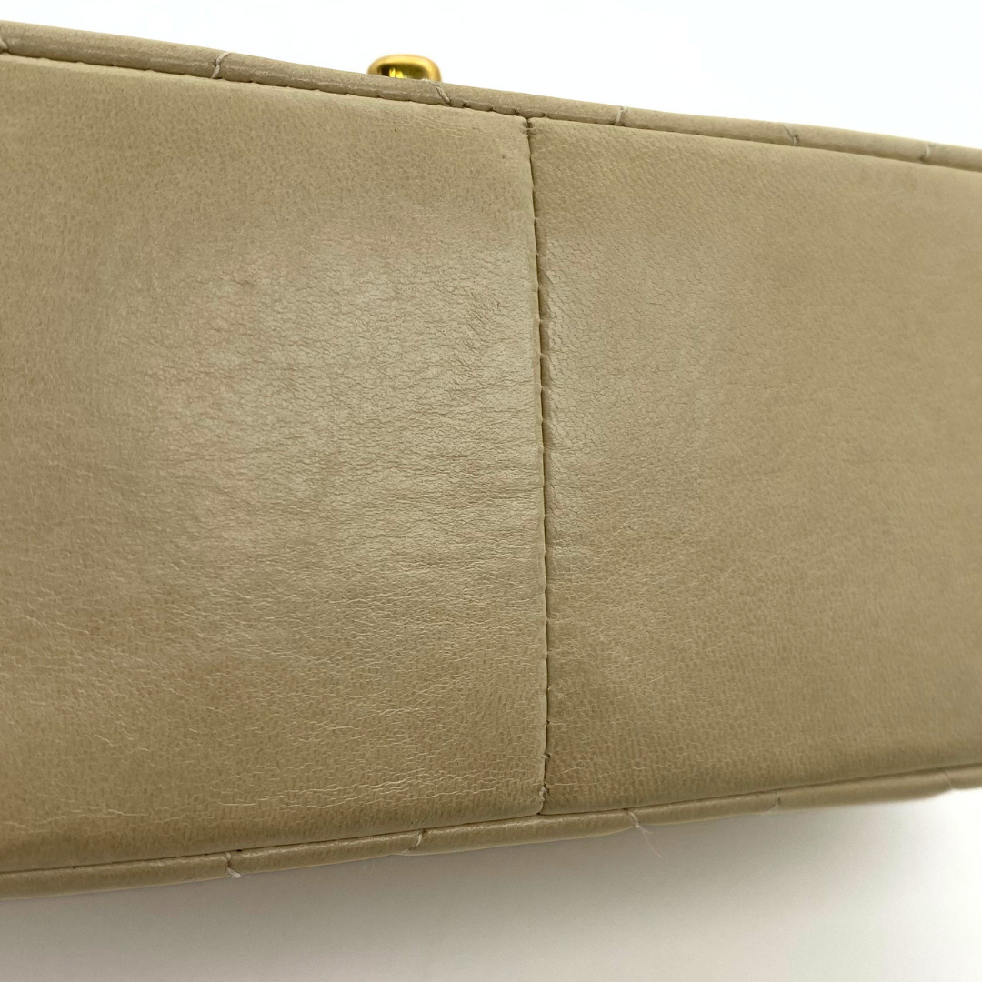 Iduna, 2 Series Medium Beige Lambskin with seal and card
