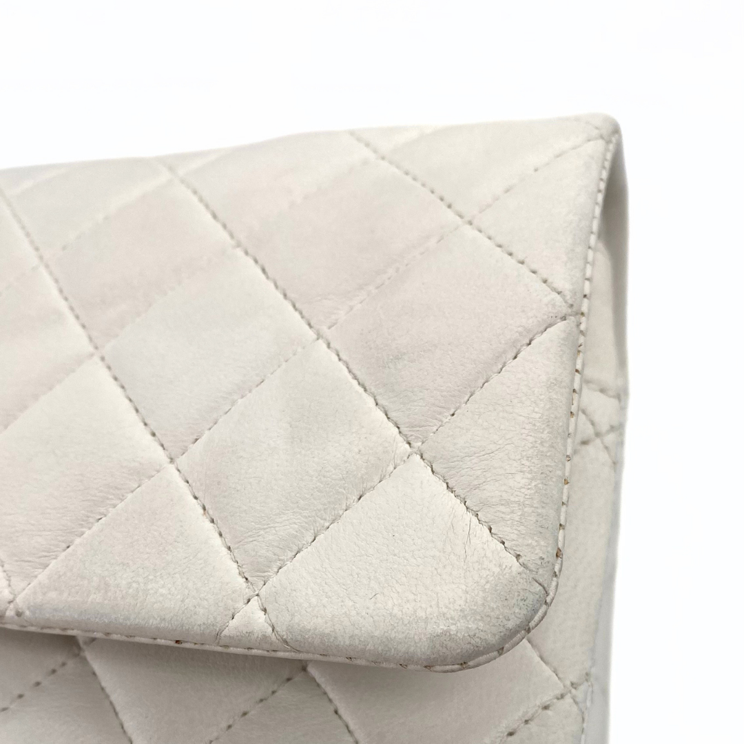 Sunwoo, 6 Series Medium Classic Flap White Lambskin wtih seal and card