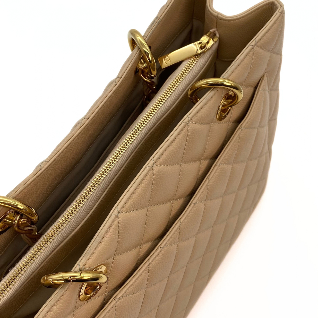 Chiyo, 16 Series GST Big Coco Beige Caviar with seal and card