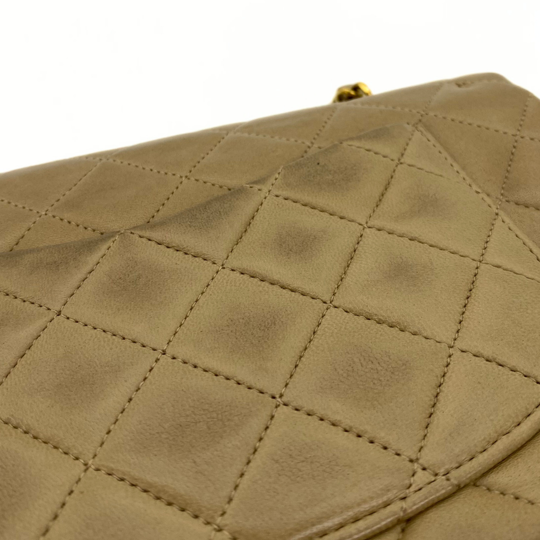 Jiwoo, 2 Series Small Classic Flap Beige Lambskin with seal and card