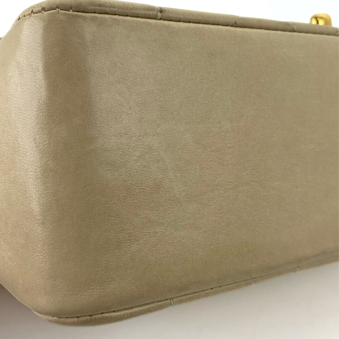 Iduna, 2 Series Medium Beige Lambskin with seal and card