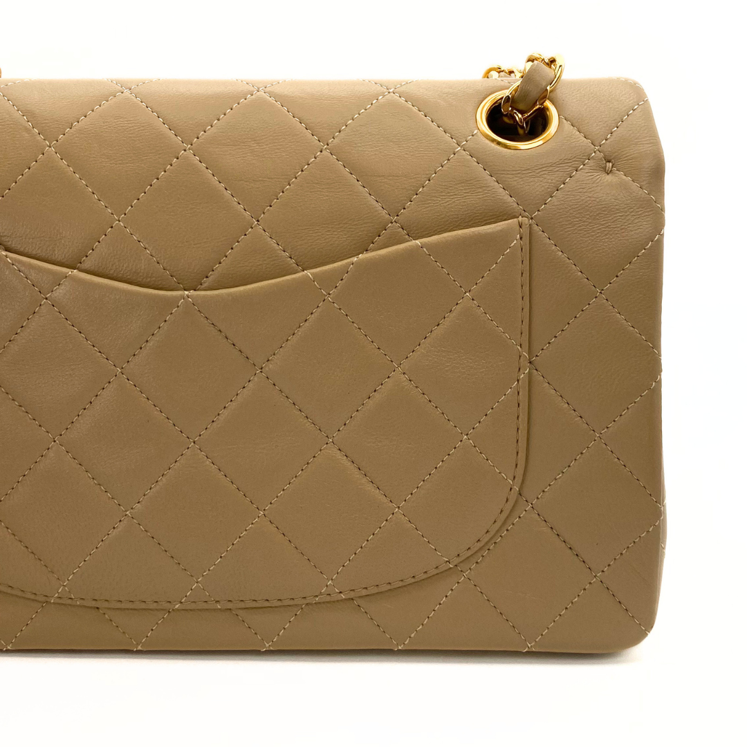 Daxton, 1 Series Small Classic Flap Beige Lambskin with seal and card