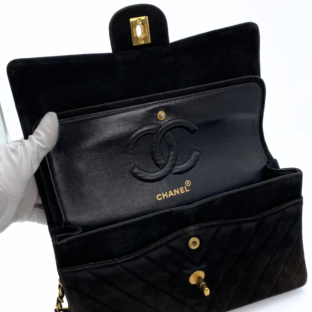Jiho, 1 Series Medium Classic Flap Chevron Black Suede with seal and card