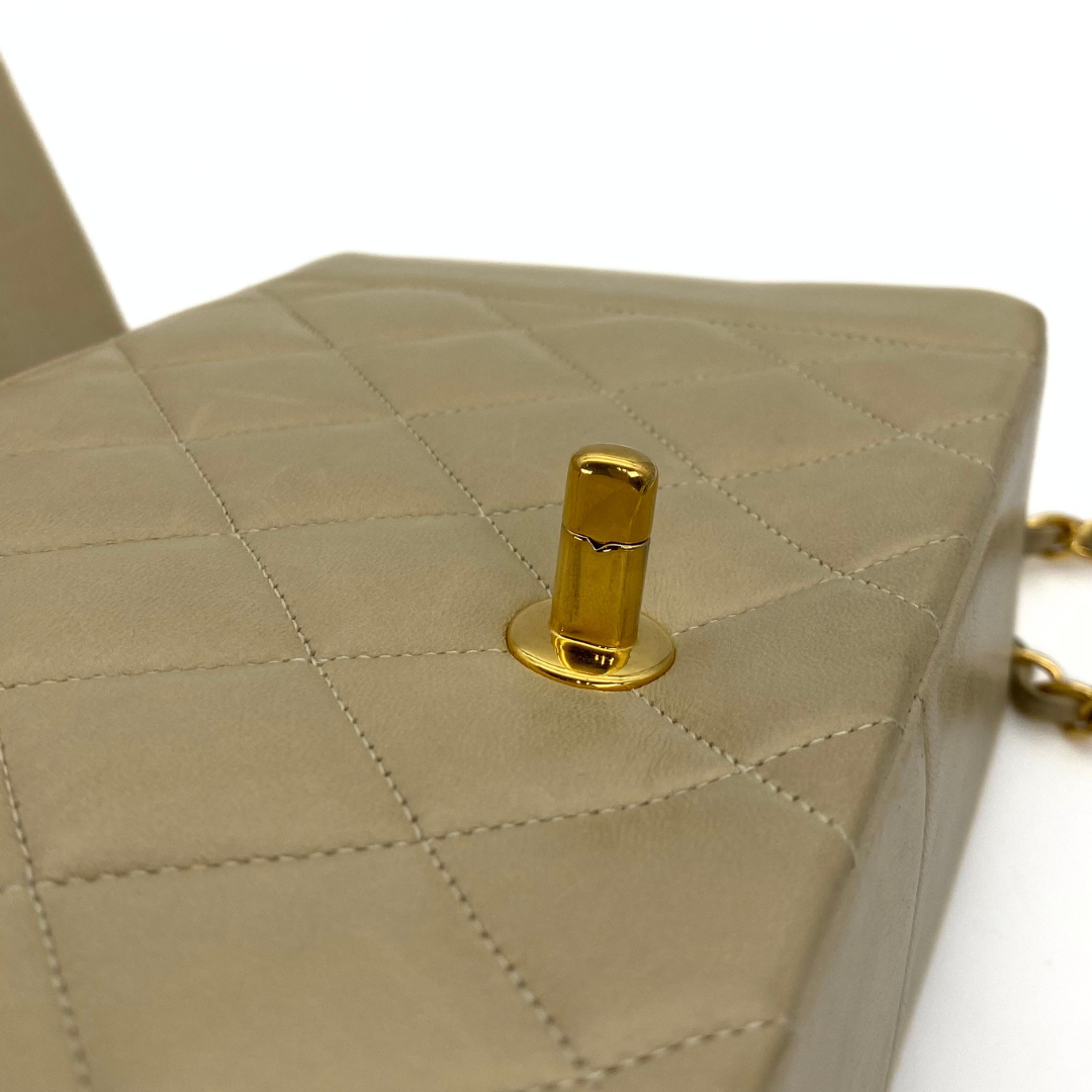Iduna, 2 Series Medium Beige Lambskin with seal and card