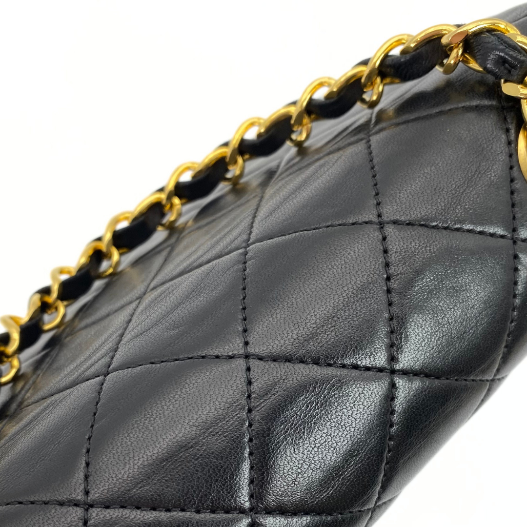 Azusa, 1 Series Square 20 Black Lambskin with seal and card