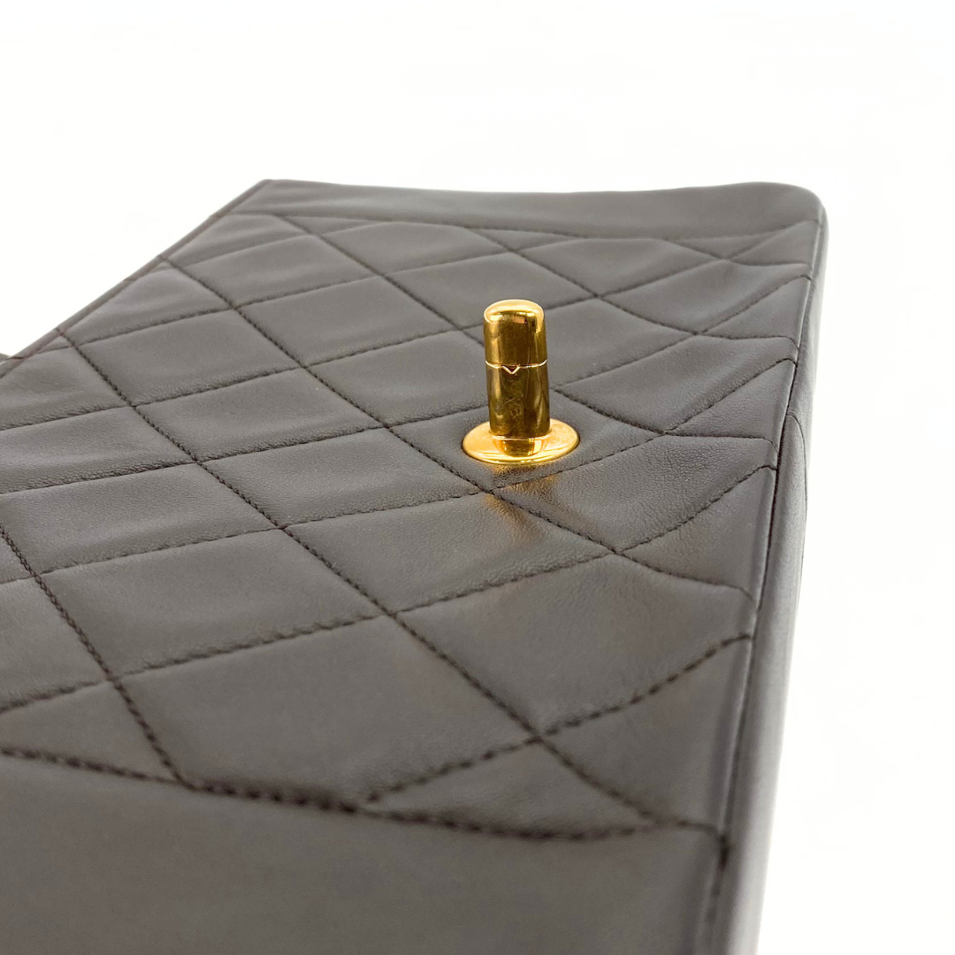 Yukiko, 1 Series Medium Brown Lambskin Tab Border Single Flap with seal and card