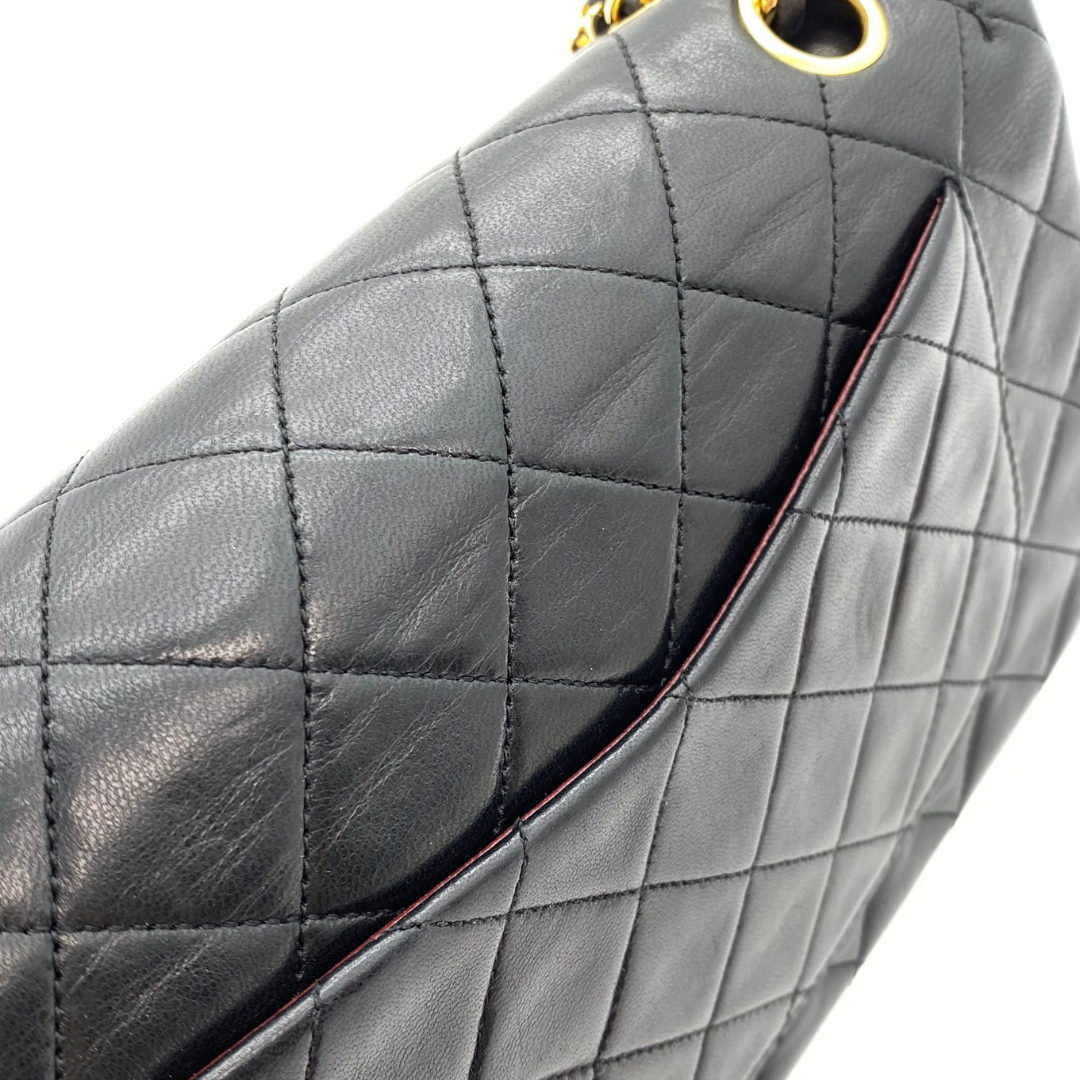 Nico, 1 Series Small Classic Flap Black Lambskin with seal and card