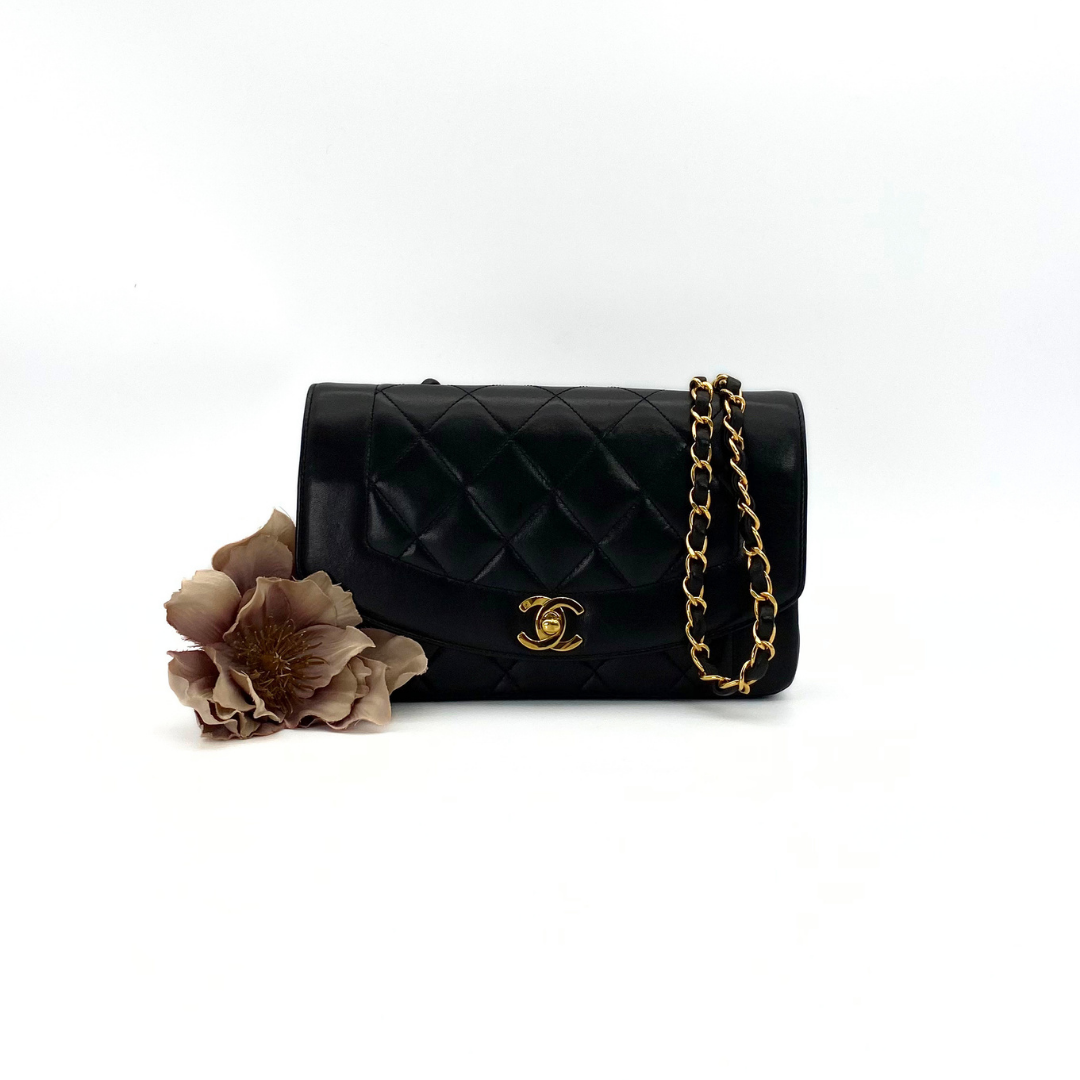 Ichika, 3 Series Small Diana Black Lambskin with seal and card