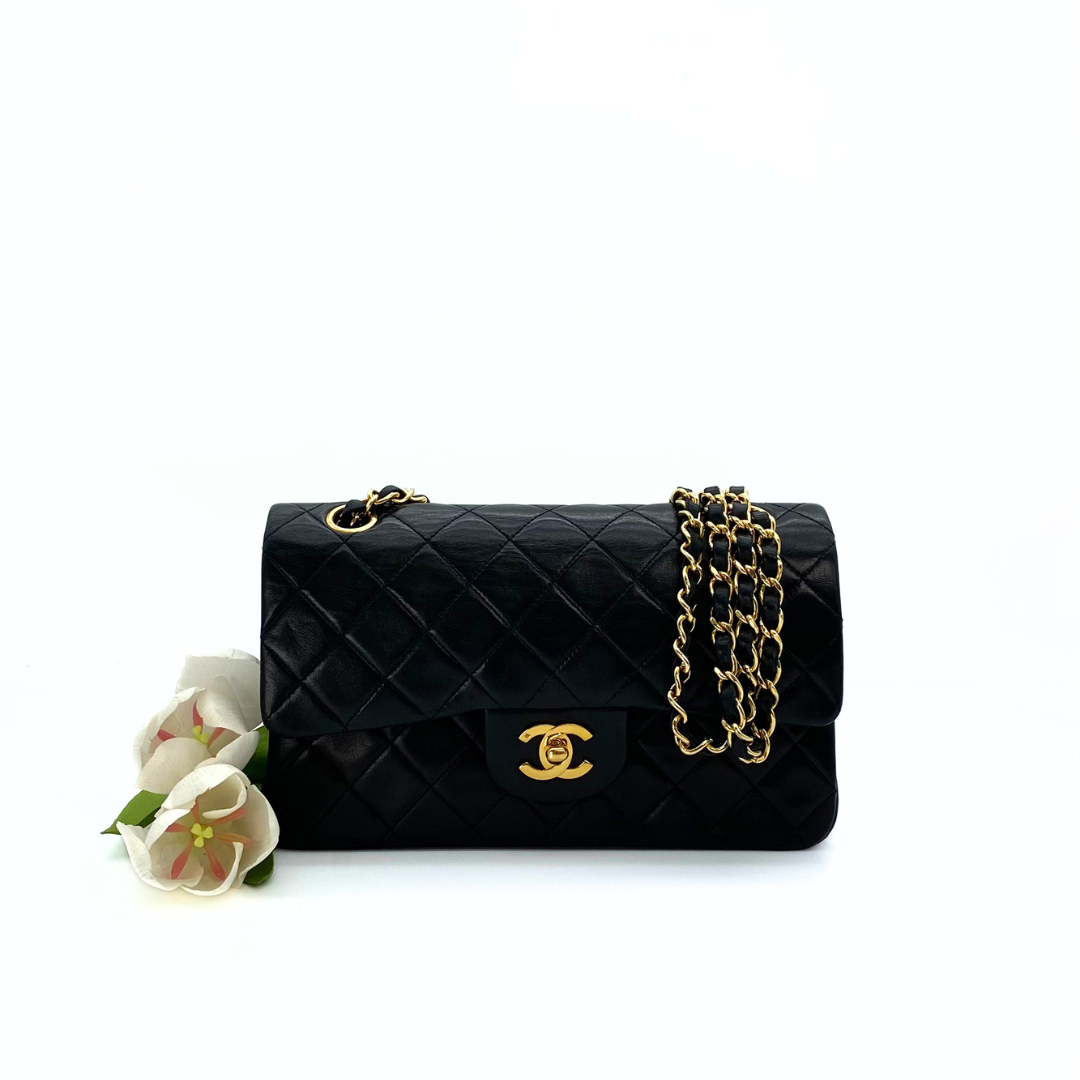 Nico, 1 Series Small Classic Flap Black Lambskin with seal and card