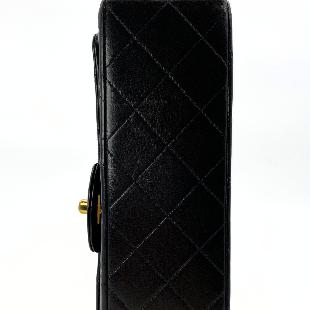 Iloma, 2 Series Small Classic Flap Black Lambskin with seal and card