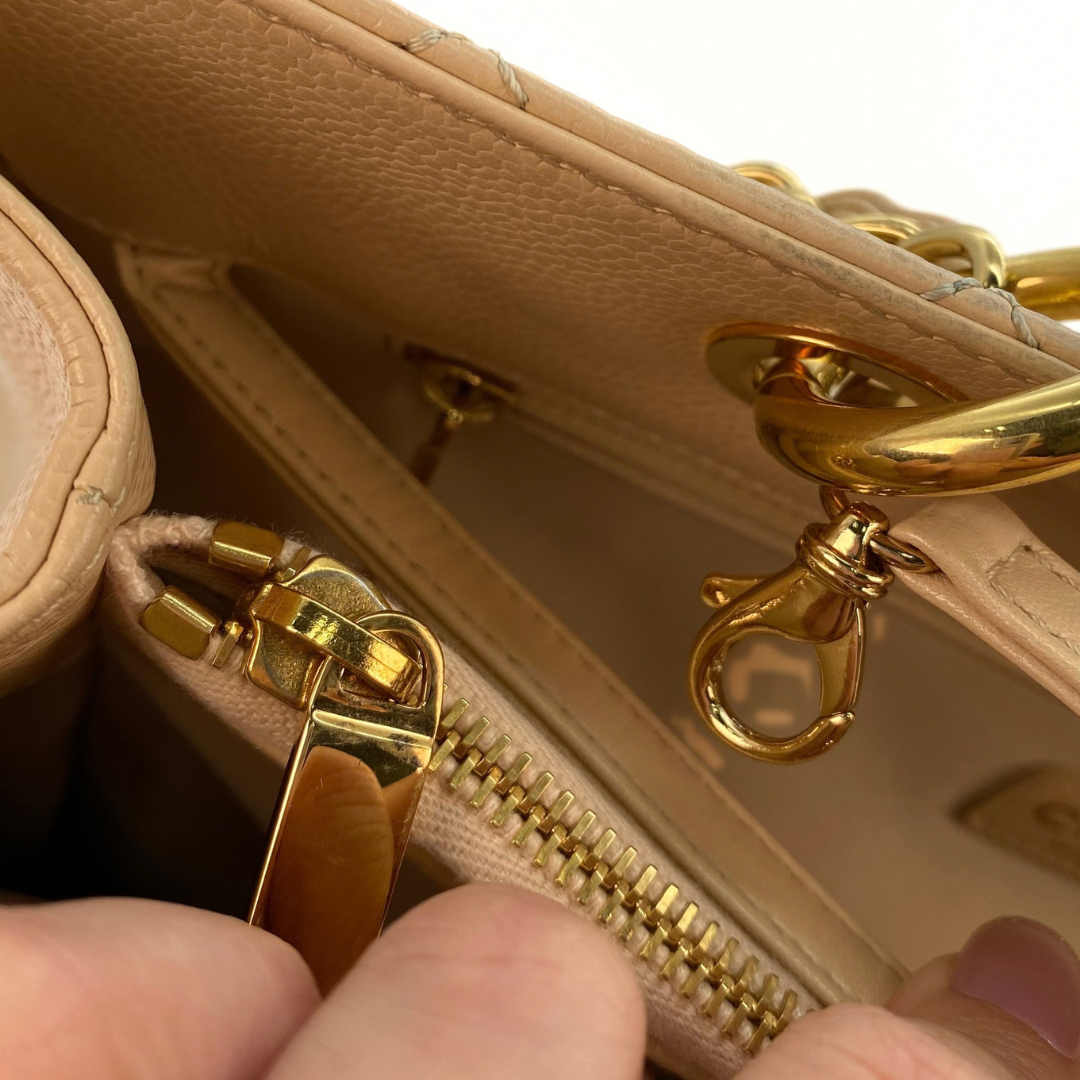 Chiyo, 16 Series GST Big Coco Beige Caviar with seal and card