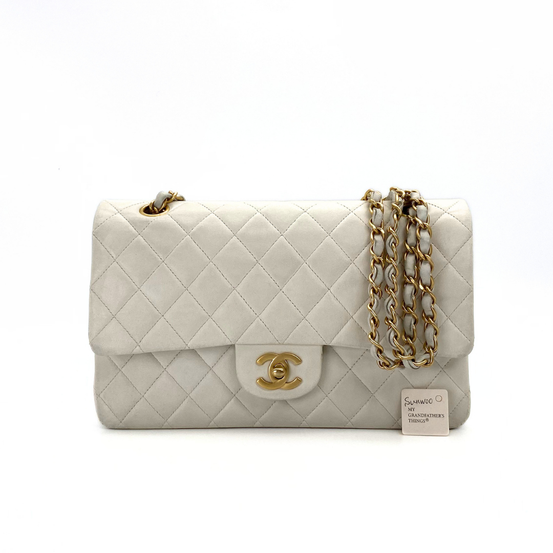 Sunwoo, 6 Series Medium Classic Flap White Lambskin wtih seal and card