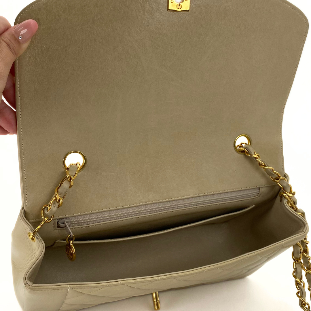 Iduna, 2 Series Medium Beige Lambskin with seal and card