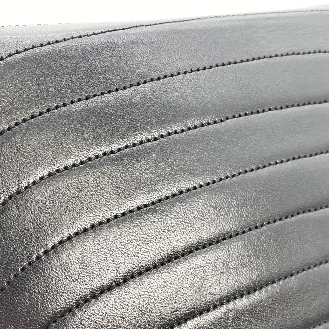 Ega, 0 Series Wave Stitch Black Lambskin Half moon with seal and card