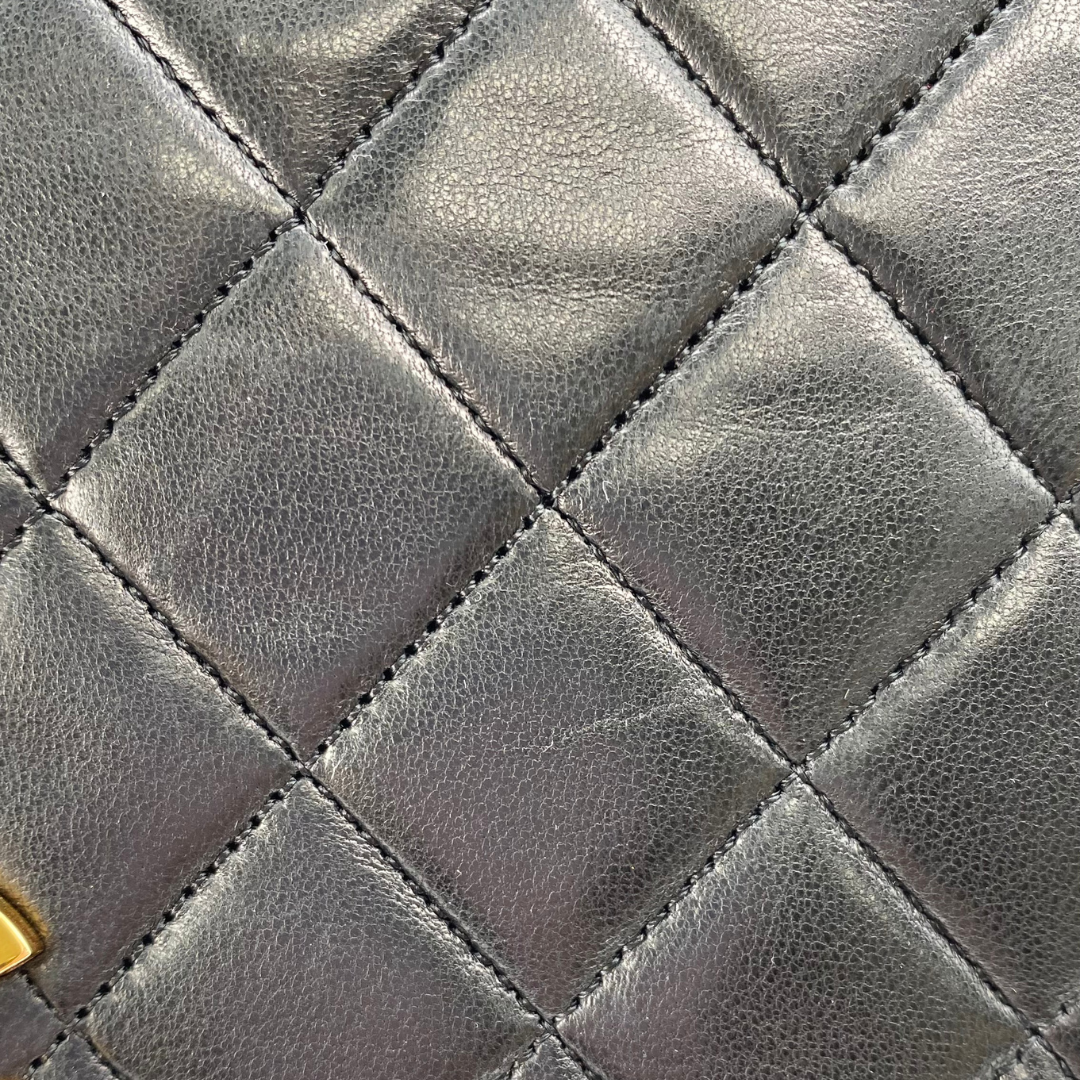 Cyrus, 1 Series Small Full Flap Black Lambskin with seal and card
