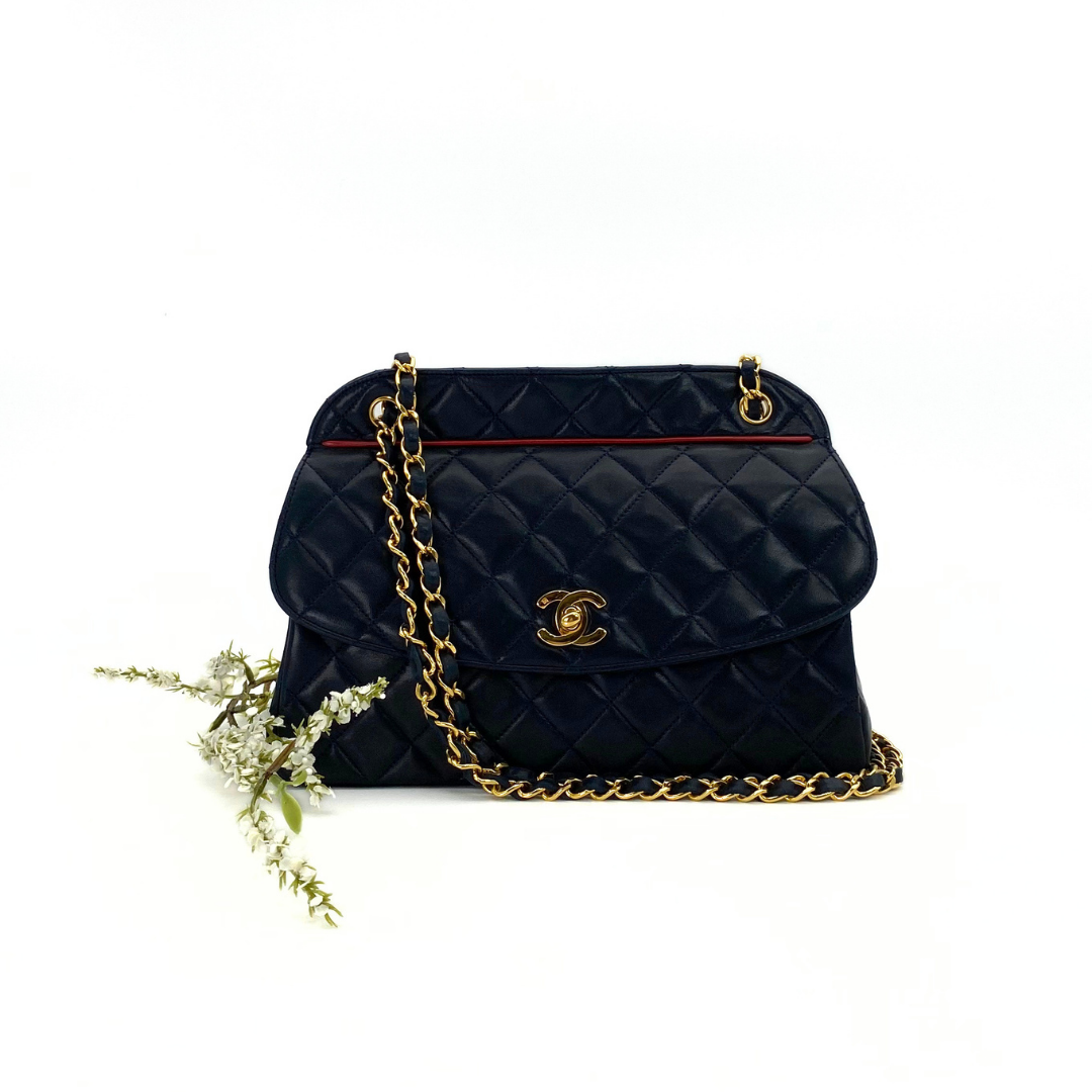 Taiga, 1 Series Navy Lambskin Tote with seal only