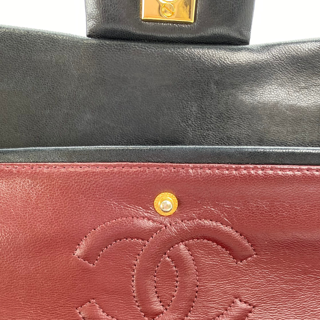 Gleb, 2 Series Small Classic Flap Black Lambskin with seal and card