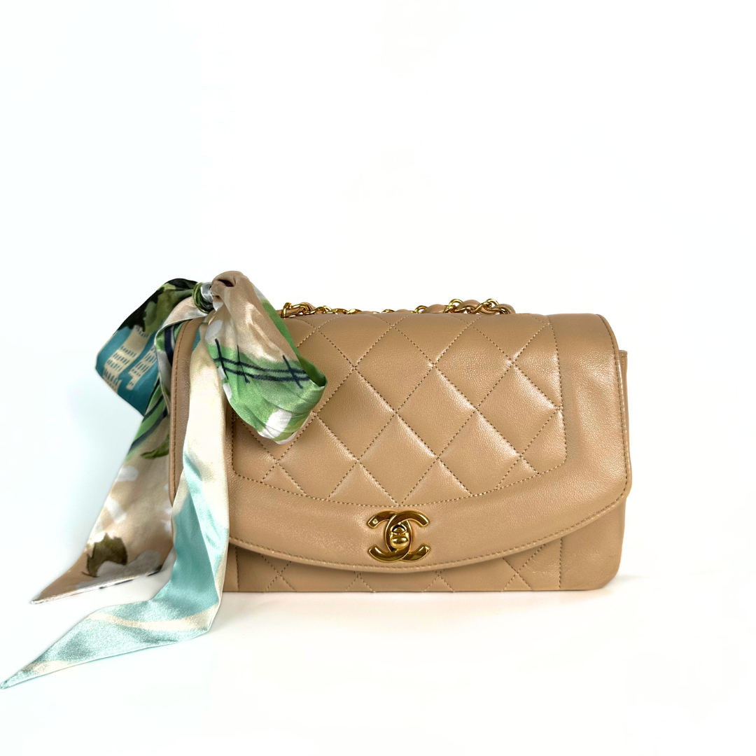Yanny, 1 Series Small Diana Beige Lambskin with seal only