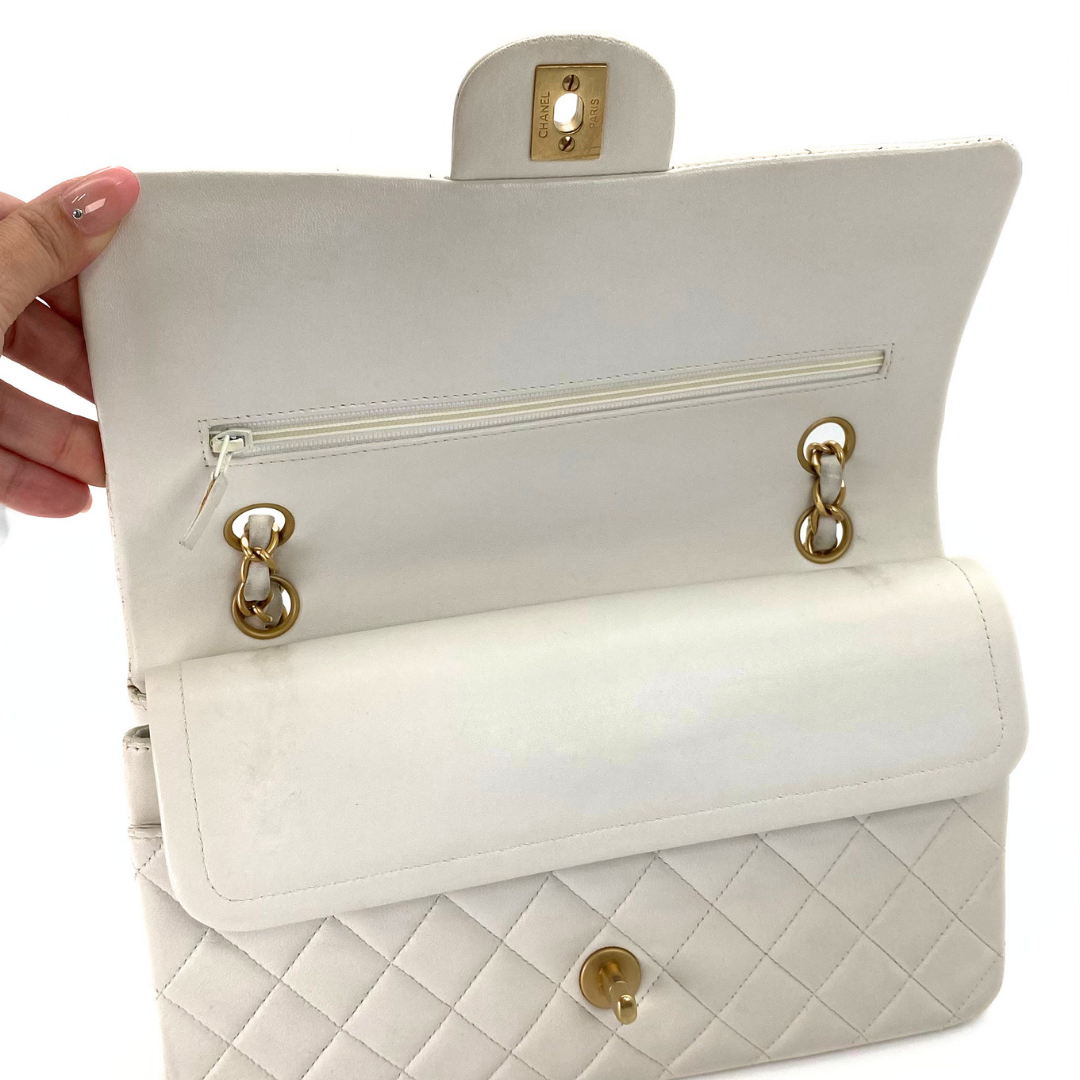 Sunwoo, 6 Series Medium Classic Flap White Lambskin wtih seal and card