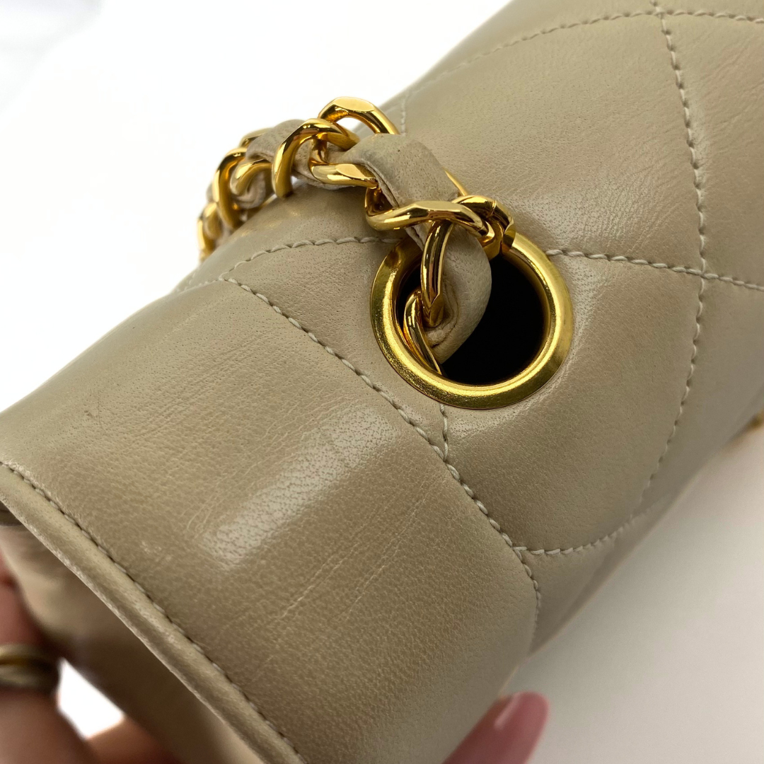 Iduna, 2 Series Medium Beige Lambskin with seal and card