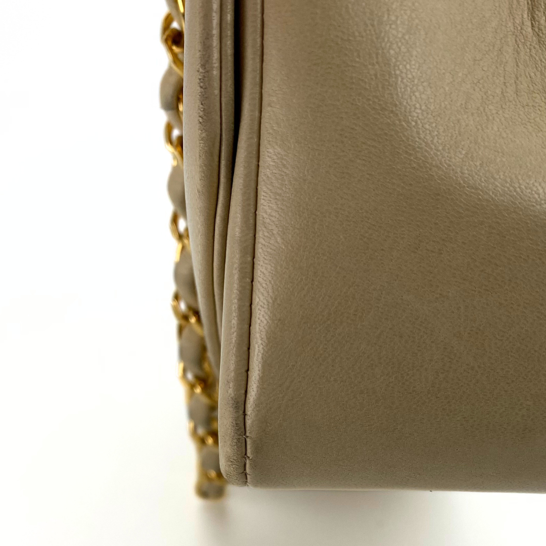Iduna, 2 Series Medium Beige Lambskin with seal and card