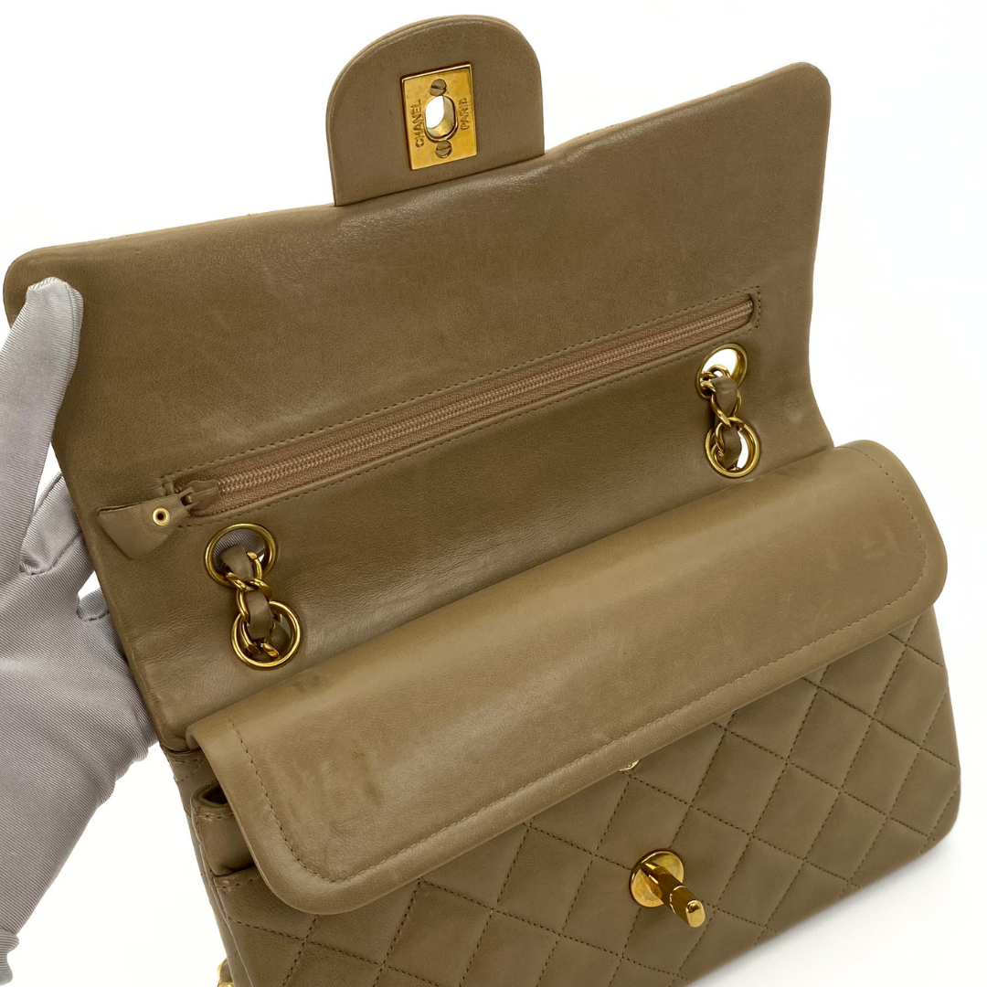 Jiwoo, 2 Series Small Classic Flap Beige Lambskin with seal and card