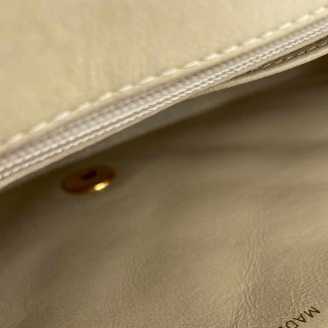 Iduna, 2 Series Medium Beige Lambskin with seal and card