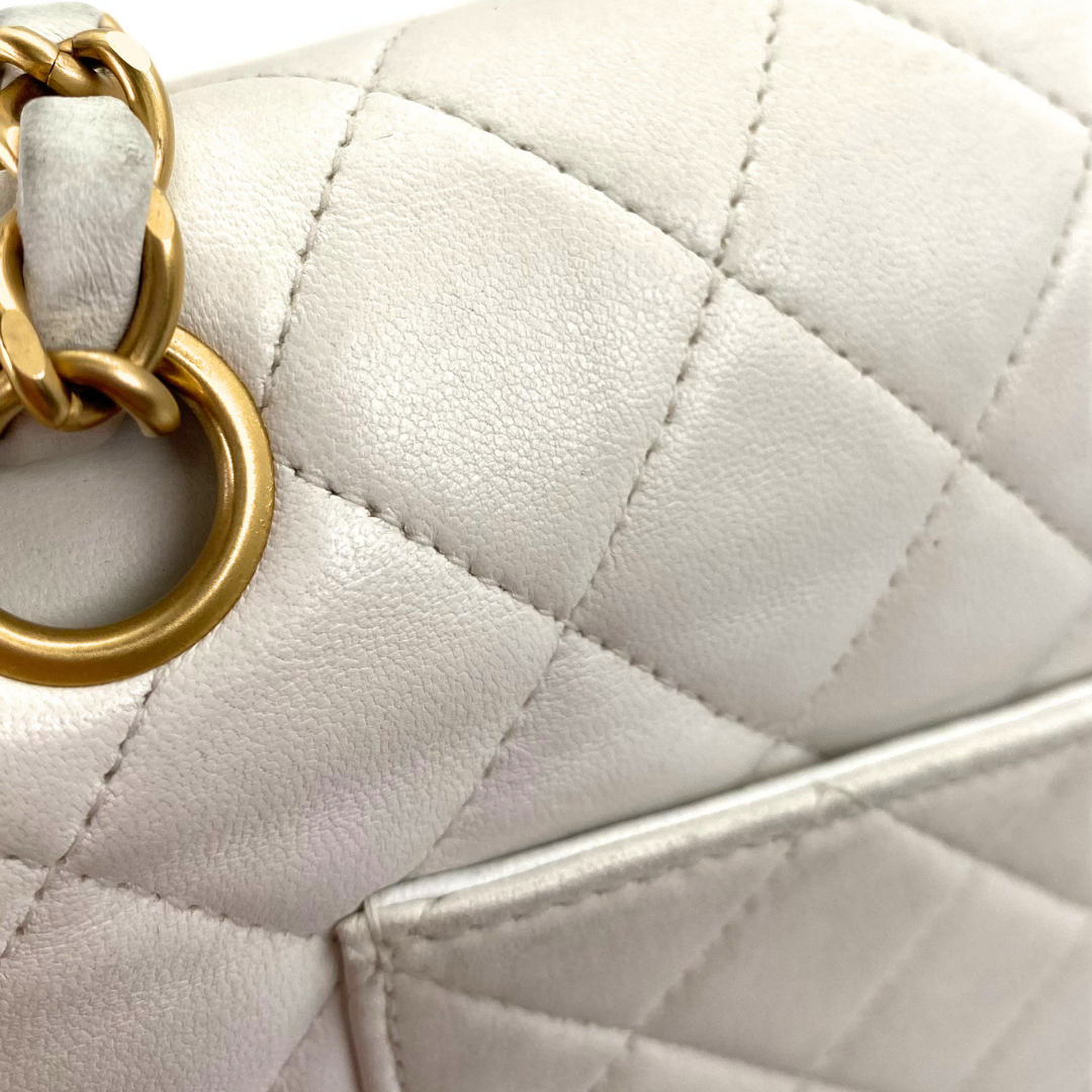 Sunwoo, 6 Series Medium Classic Flap White Lambskin wtih seal and card