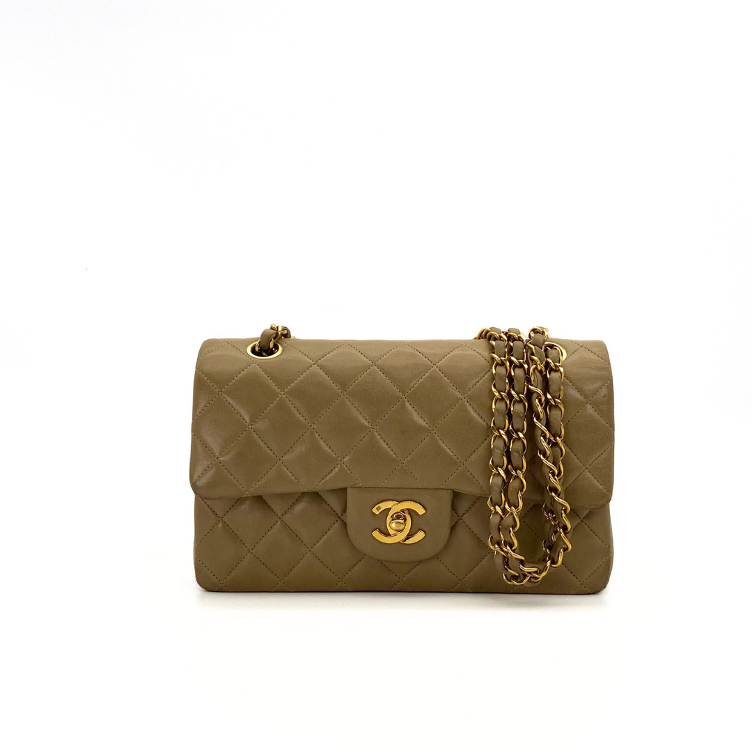 Jiwoo, 2 Series Small Classic Flap Beige Lambskin with seal and card