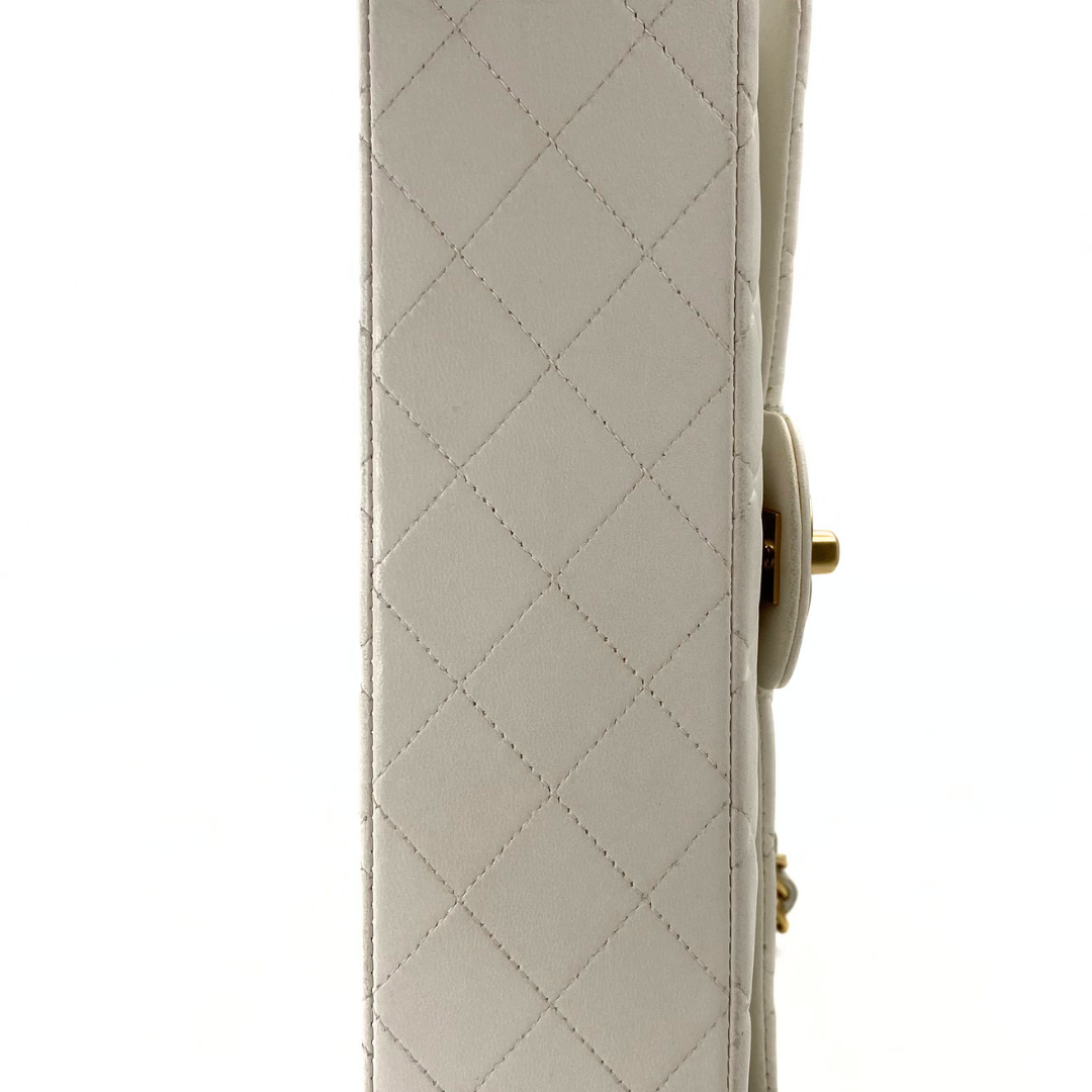 Sunwoo, 6 Series Medium Classic Flap White Lambskin wtih seal and card
