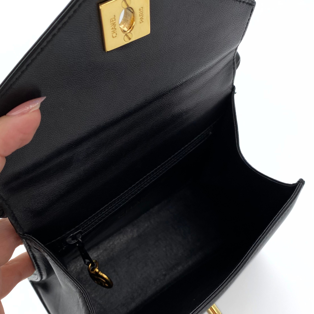 Makoto, 4 Series Turnlock Black Lambskin with seal and card