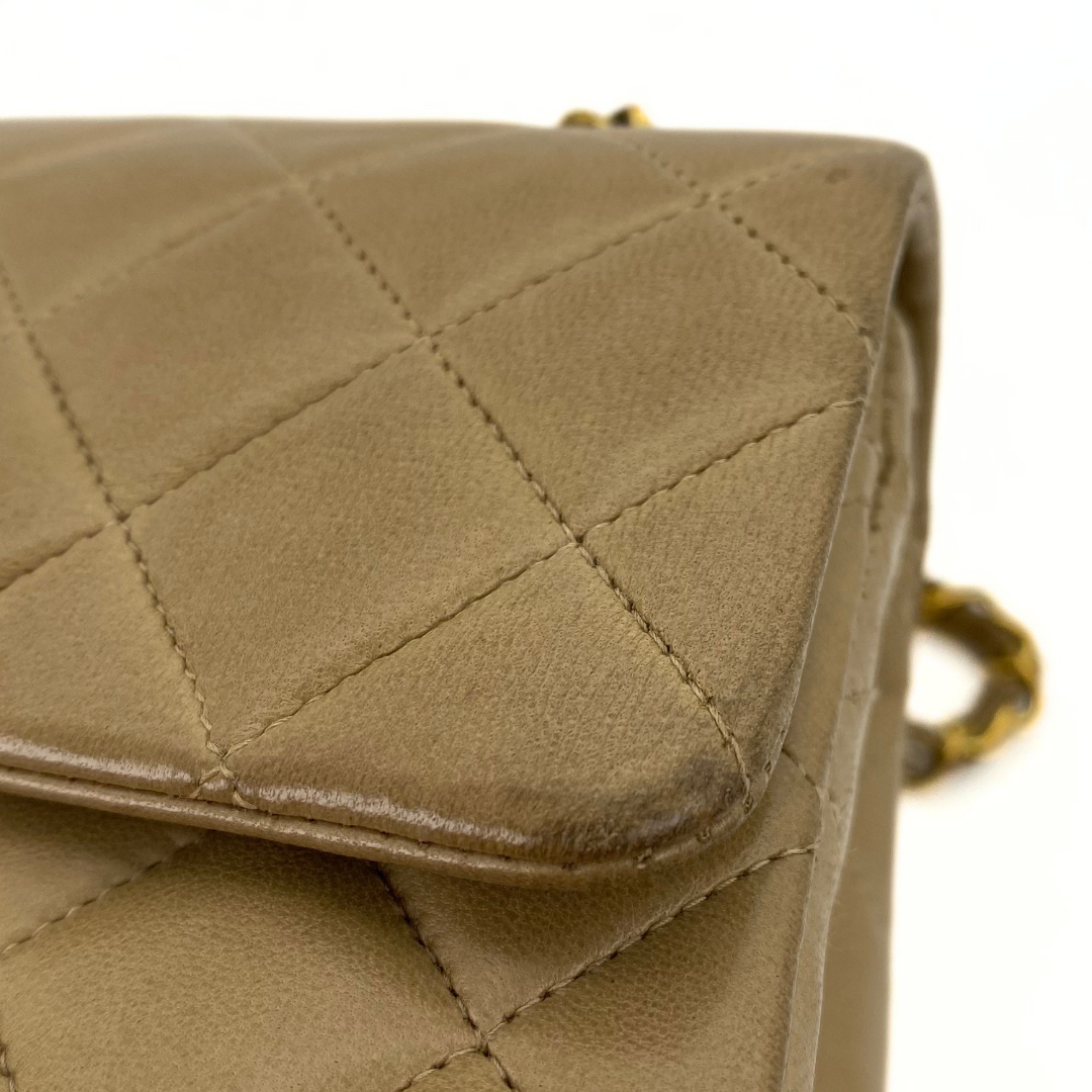 Jiwoo, 2 Series Small Classic Flap Beige Lambskin with seal and card