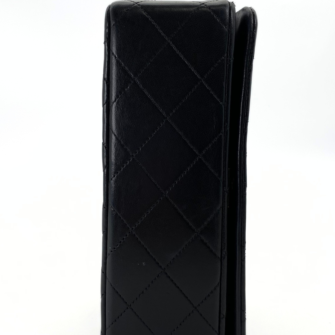 Arata, 1 Series Small Full Flap Black Lambskin with seal and card