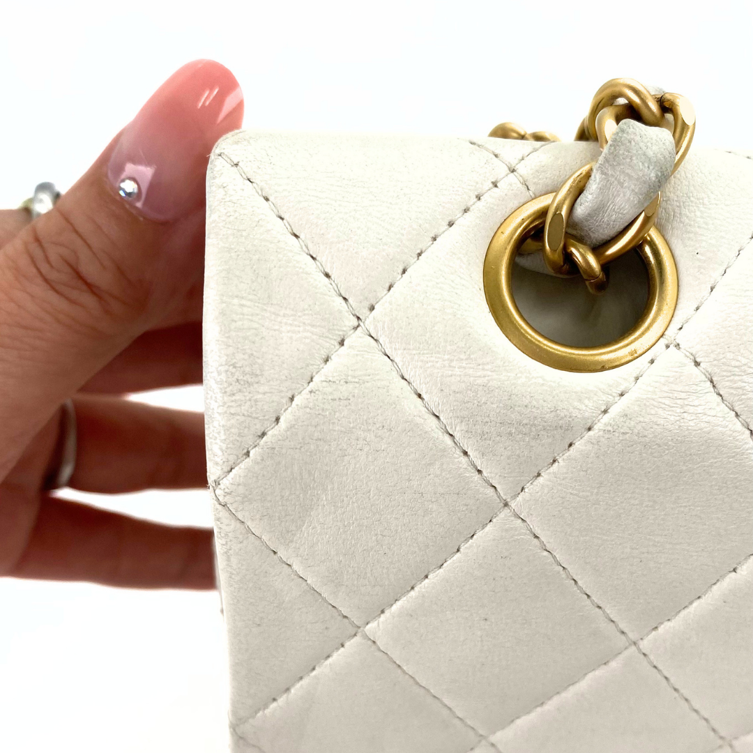 Sunwoo, 6 Series Medium Classic Flap White Lambskin wtih seal and card