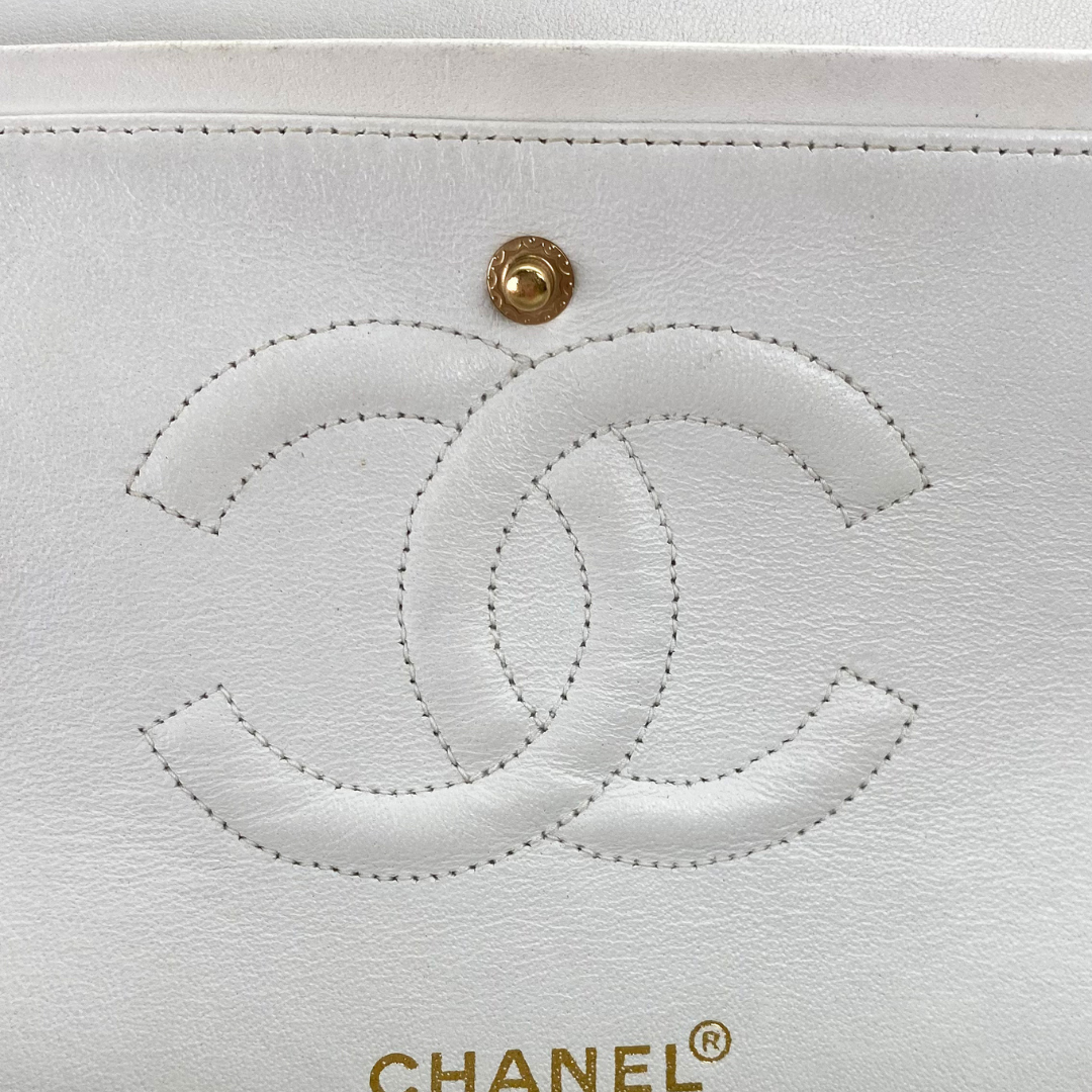 Sunwoo, 6 Series Medium Classic Flap White Lambskin wtih seal and card