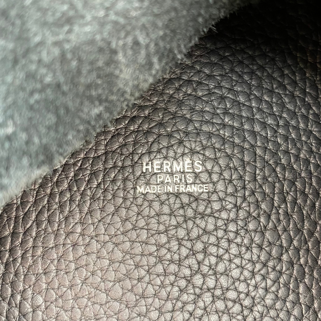 Hinano, 2004 Picotin GM Black Clemence with stamp □H