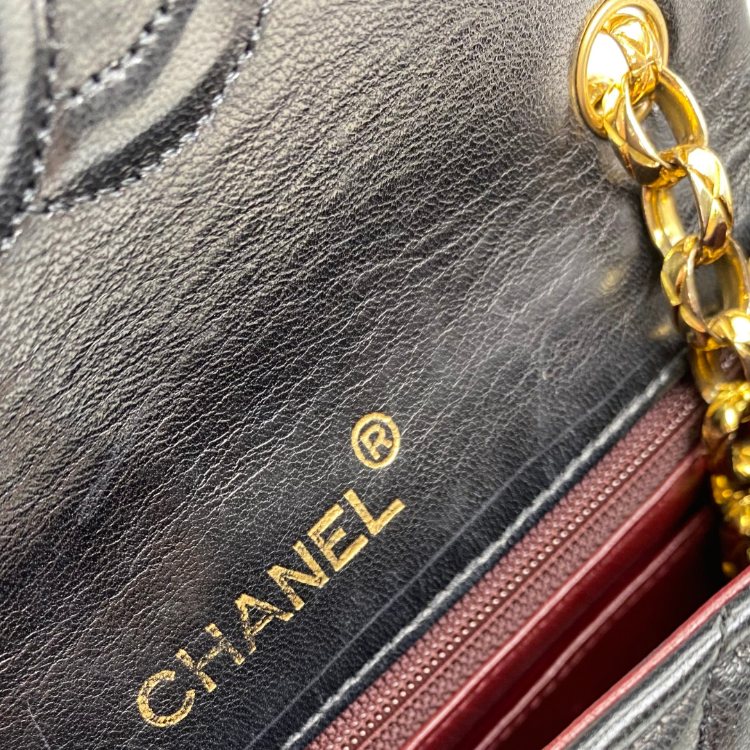 Hayato, 2 Series Mini Sq17 Black Lambskin with Bijoux Chain with seal only