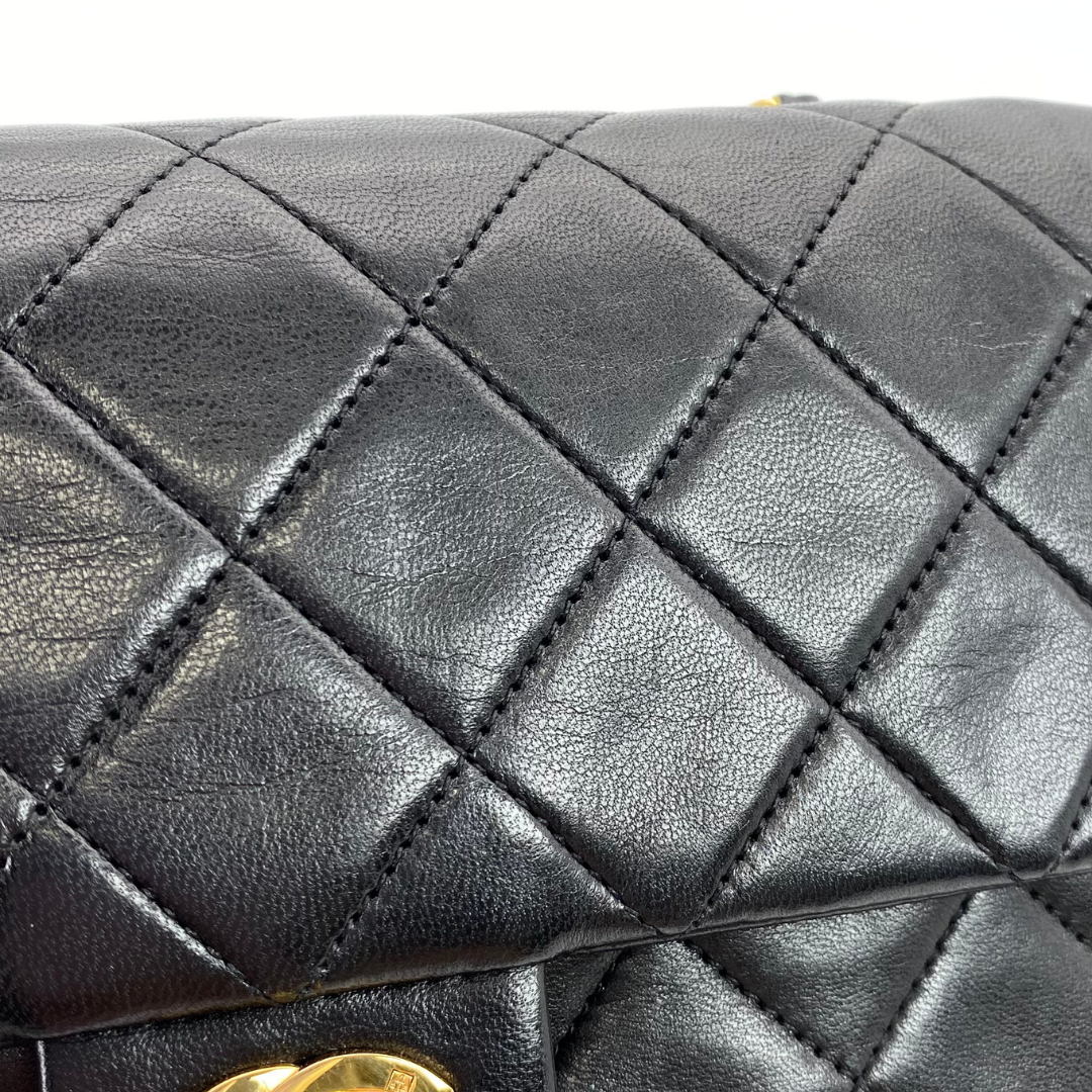 Azusa, 1 Series Square 20 Black Lambskin with seal and card
