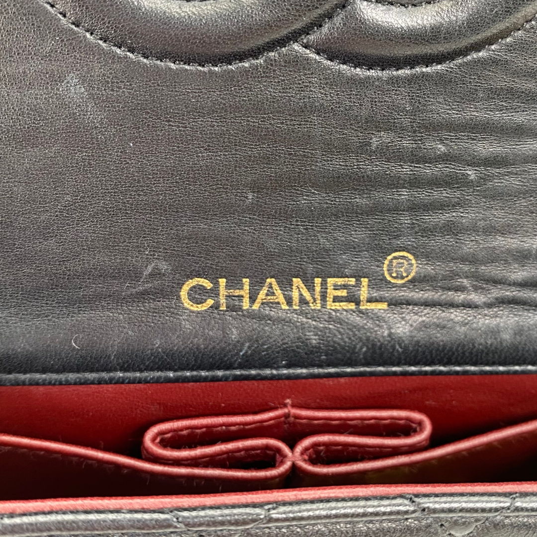 Arata, 1 Series Small Full Flap Black Lambskin with seal and card