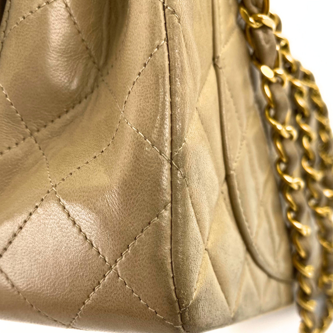 Jiwoo, 2 Series Small Classic Flap Beige Lambskin with seal and card