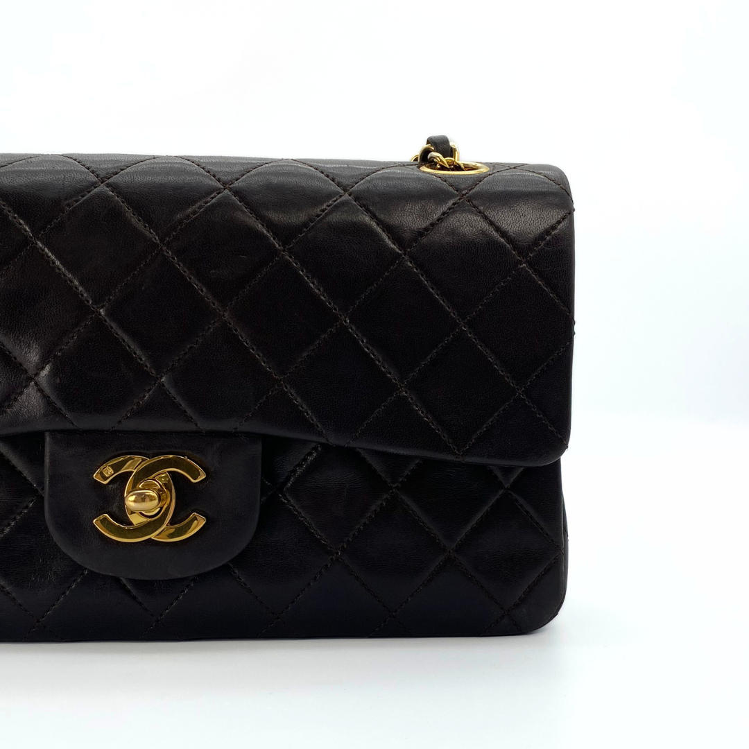 Leandro, 1 Series Small Classic Flap Brown Lambskin with seal only