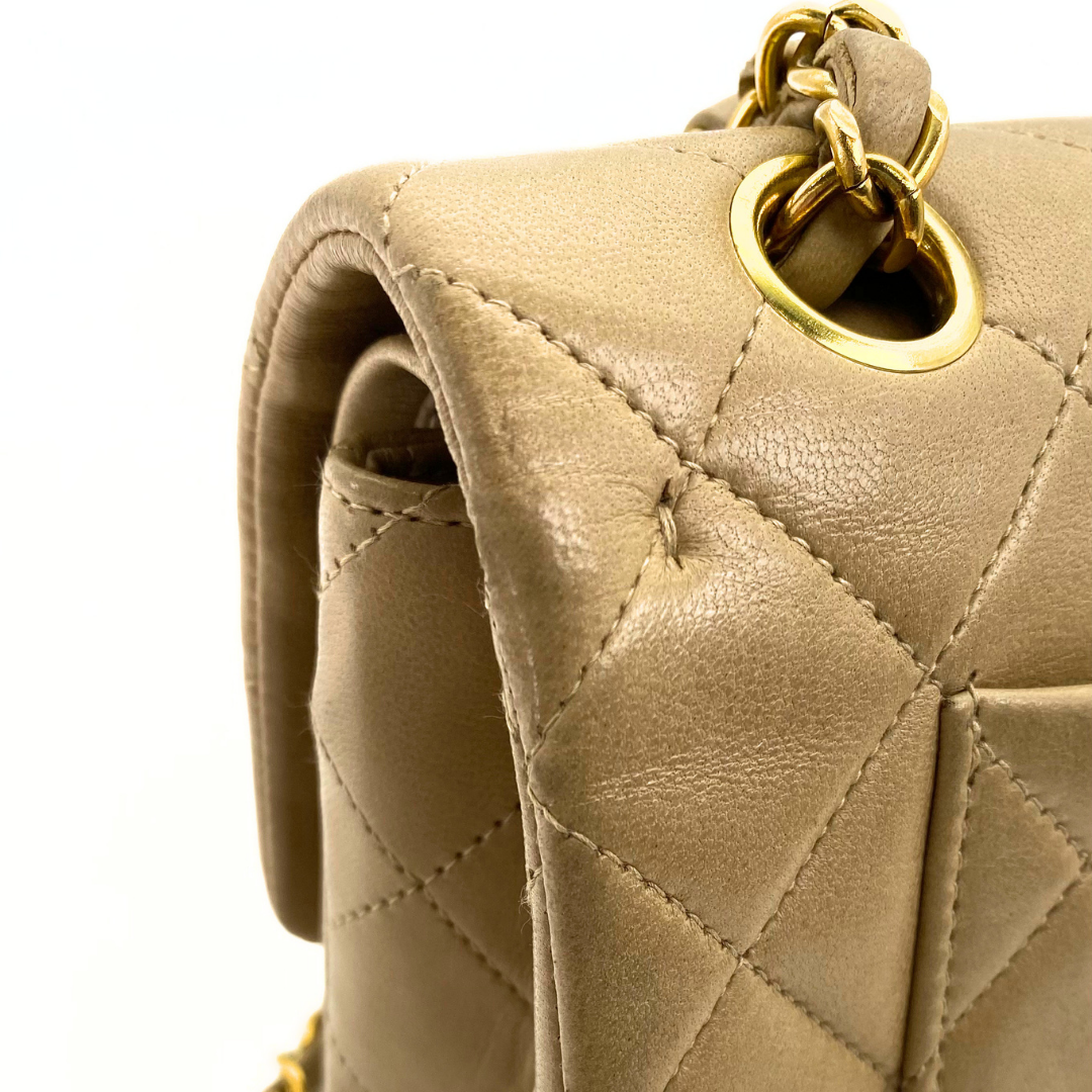 Jiwoo, 2 Series Small Classic Flap Beige Lambskin with seal and card