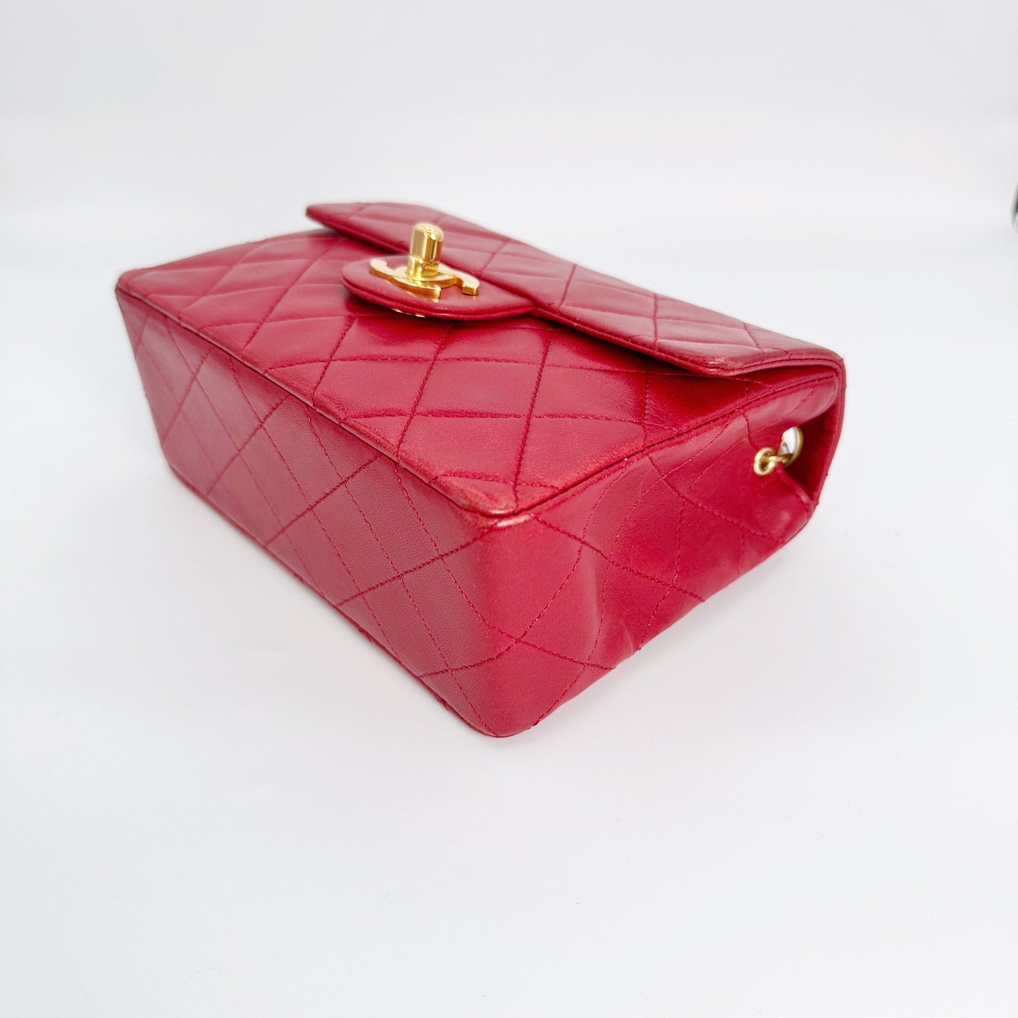 Chou, Vintage Authentic Chanel 1 series 17cm square mini red lambskin with seal