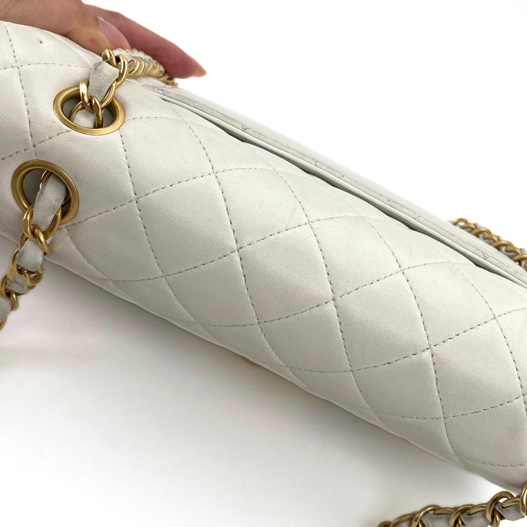 Sunwoo, 6 Series Medium Classic Flap White Lambskin wtih seal and card