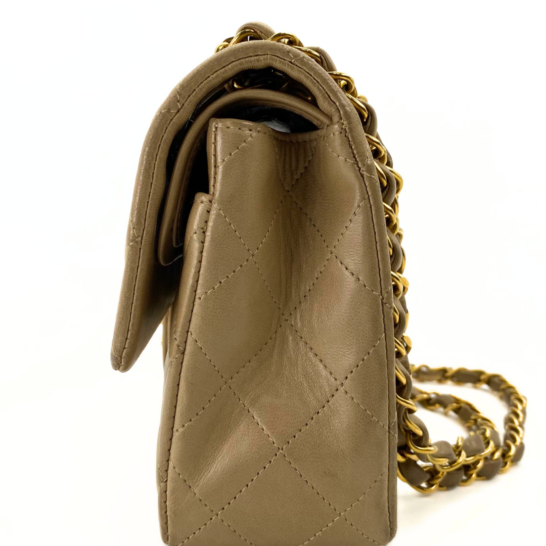 Jiwoo, 2 Series Small Classic Flap Beige Lambskin with seal and card