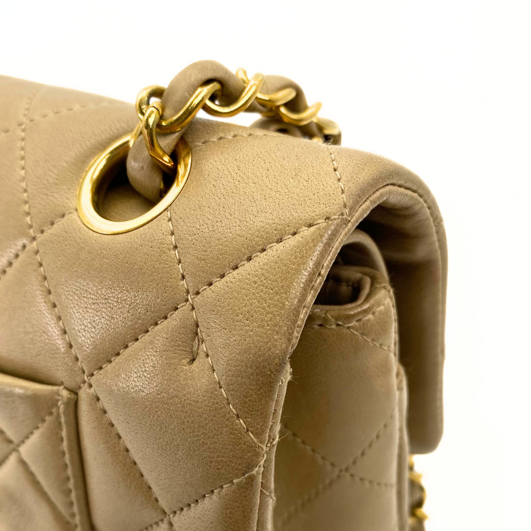 Jiwoo, 2 Series Small Classic Flap Beige Lambskin with seal and card