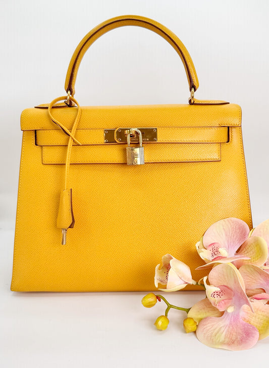 Emily, Vintage Authentic Hermes ⭕X 1994 kelly 28 sellier stitching jaune courchevel leather with strap, chain, clochette, and key