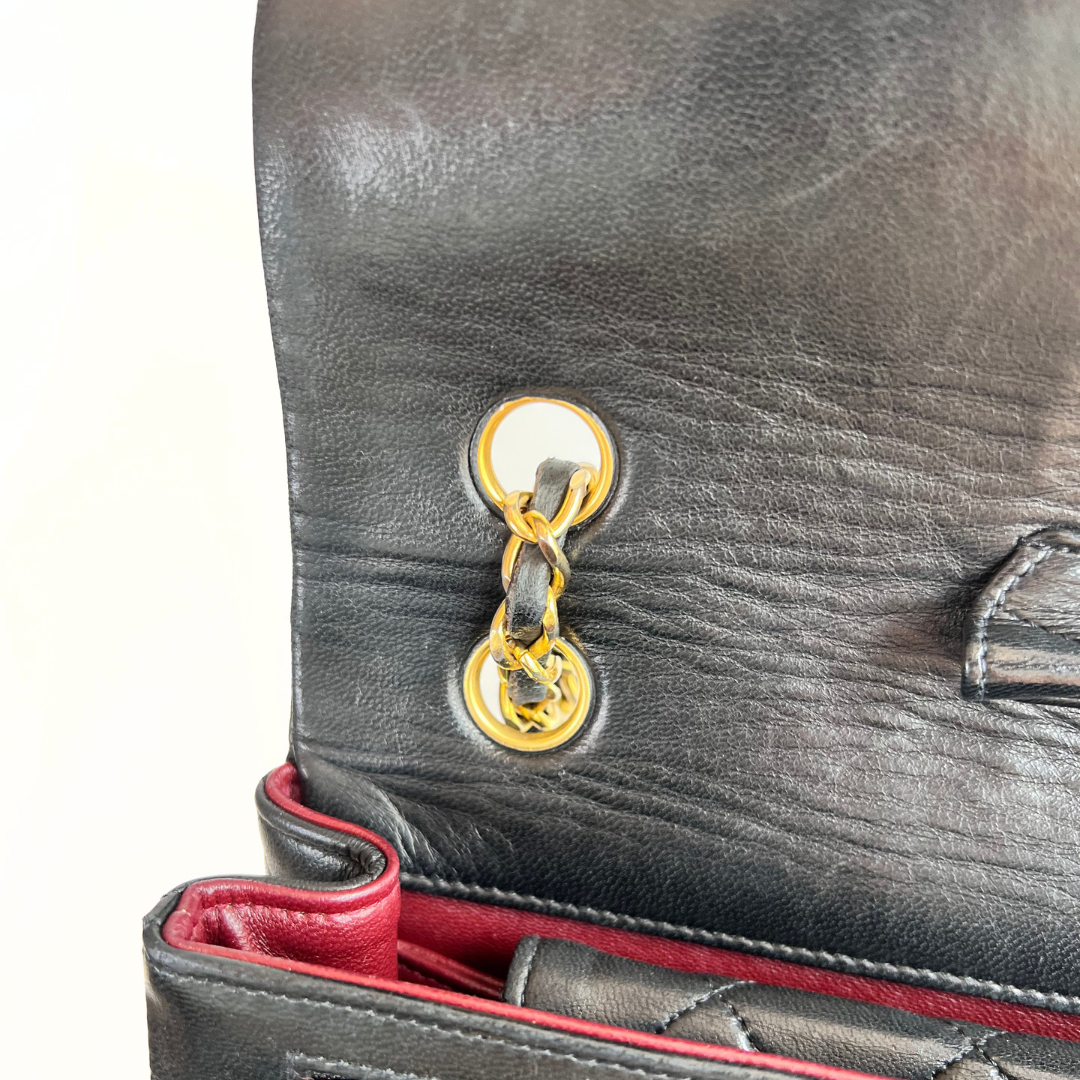 Elian, 1 Series Jumbo Flap Black Lambskin with Card Wallet with seal and card