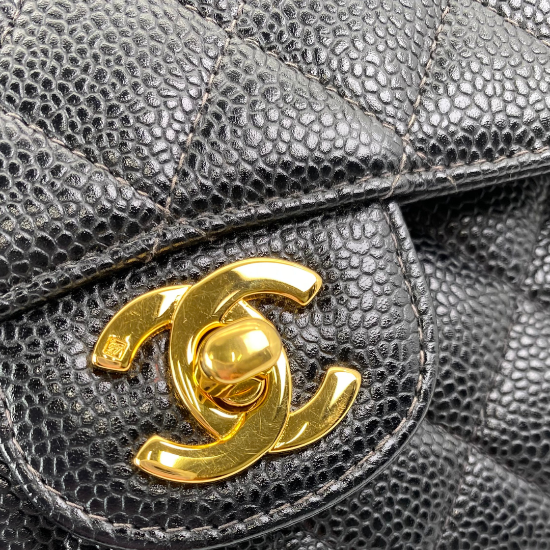 Suki, 6 Series Small Classic Flap Black Caviar with seal only